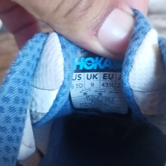 Hoka Clifton 9 White and Blue Sneakers with Gold Logo - Picture 14 of 14